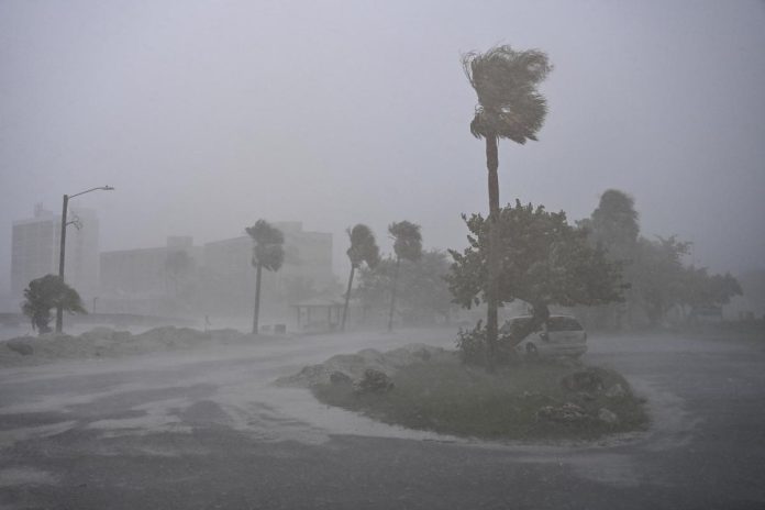 Ouragan Floride : Milton, la Tempête la Plus Puissante en un Siècle, se Prépare à Frapper