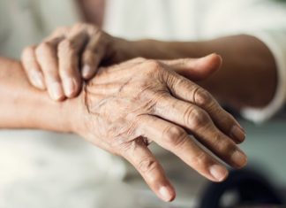 Parkinson : Les Premiers Symptômes Émergents Bien Avant le Diagnostic