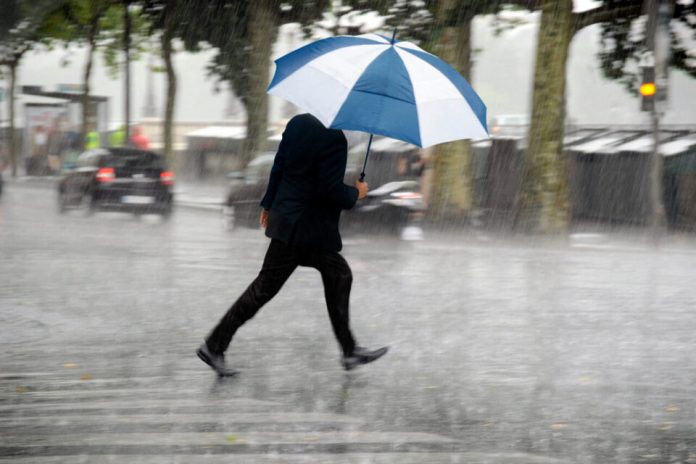 Rafales à 130 km/h, très fortes pluies : l’ex-ouragan Kirk va frapper la France à partir de mercredi