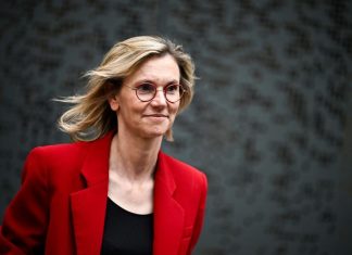 Trois jours de carence pour les fonctionnaires ? Agnès Pannier-Runacher «à l’aise avec le fait que l’on aille chercher la baisse de dépense»