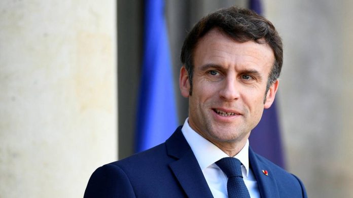 Ukraine: pour Emmanuel Macron, l'"intérêt" de l'Europe est que la "Russie ne gagne pas cette guerre"